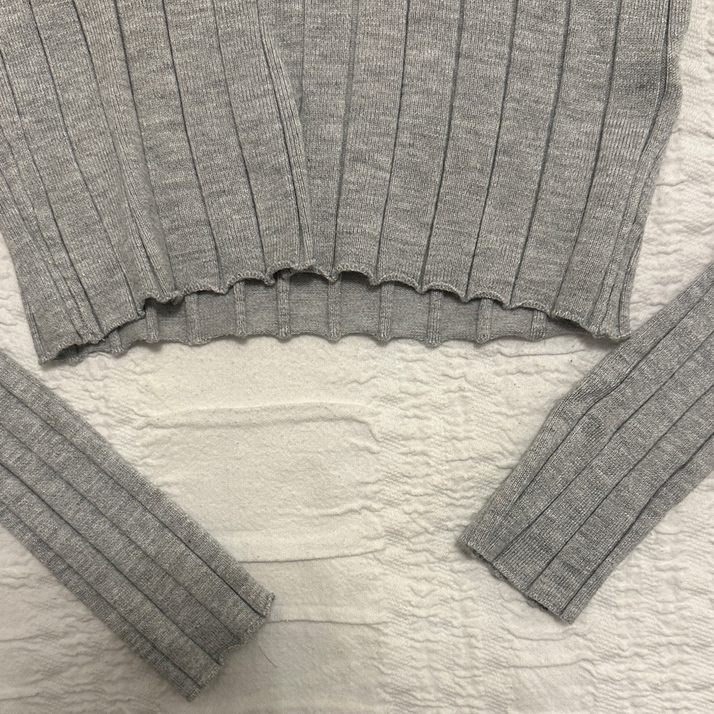 Garage Gray Ribbed Top - Picture 4 of 5